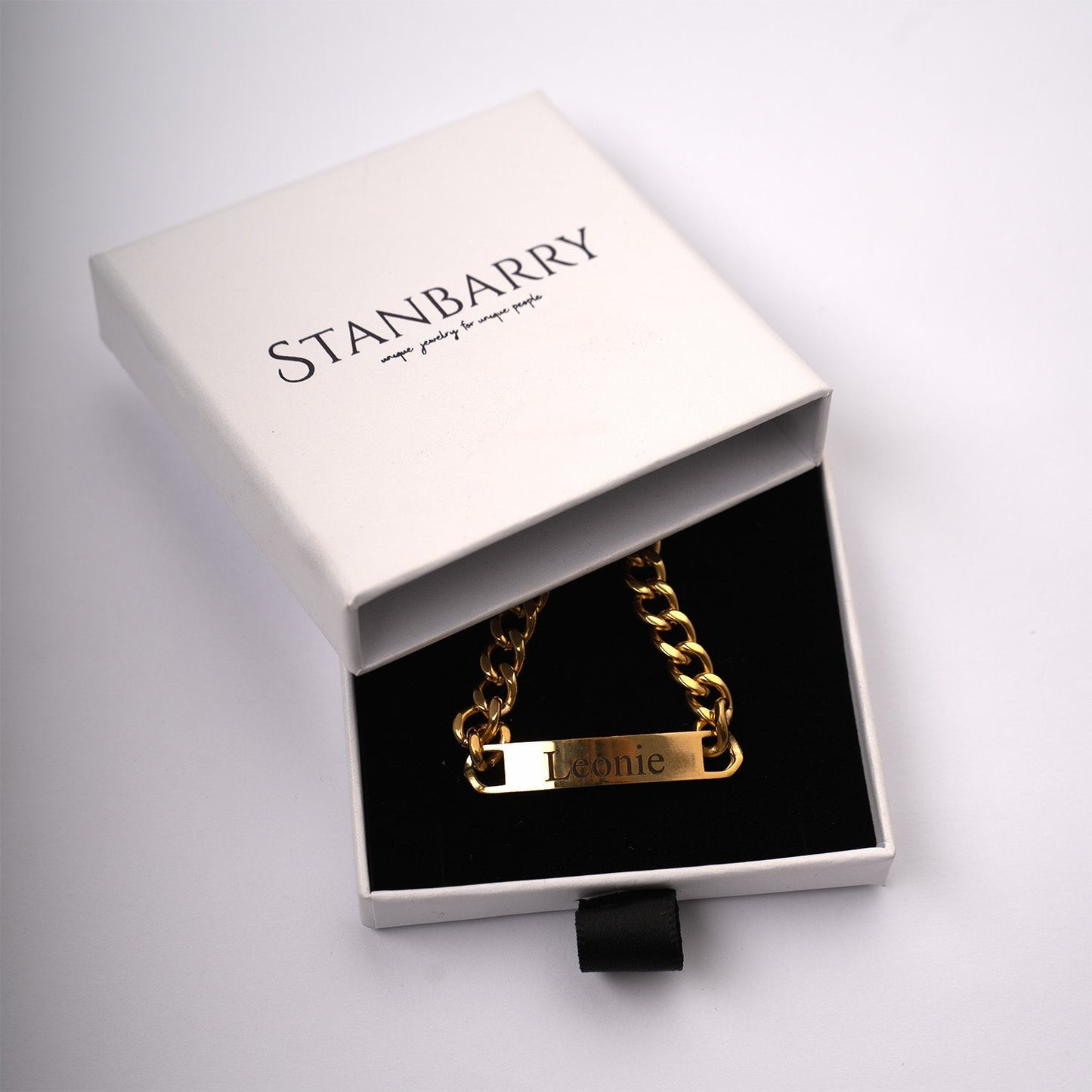 Partner bracelets with engraving