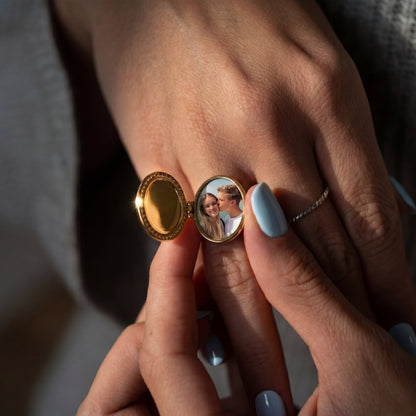 Locket Ring with Photo - Oval